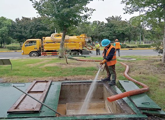 西乡塘化油池清理